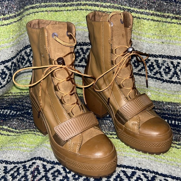 Converse Chuck Taylor CTAS GR 82 Mountain Club Brown Chunky Combat Boots Sz 7 - Picture 1 of 9